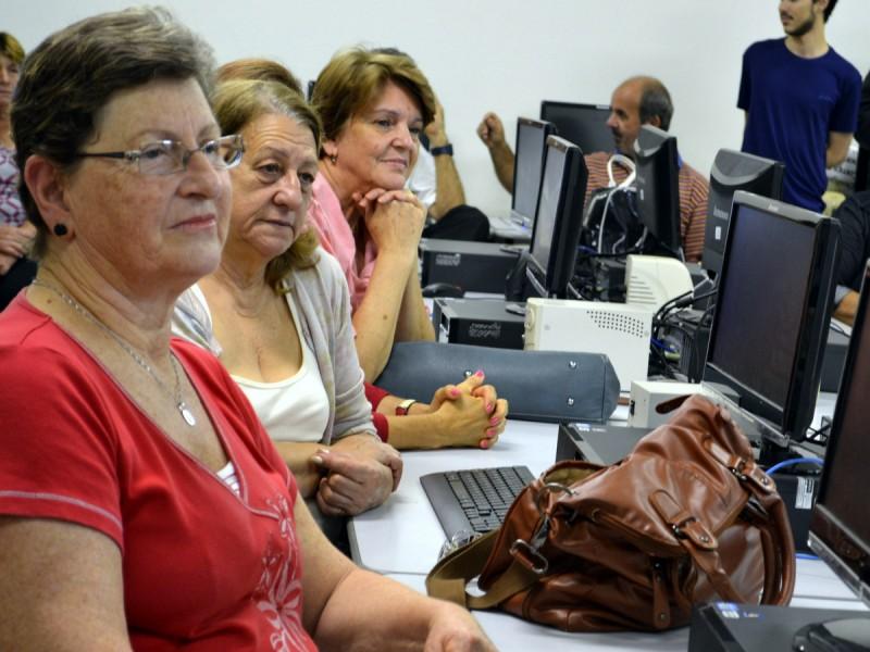 Pessoas acima de 50 anos têm desconto para ingressar na Unesc