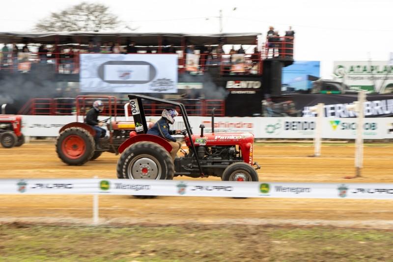 Turvo dá a largada na 17ª Arrancada Catarinense de Tratores; competição segue neste domingo