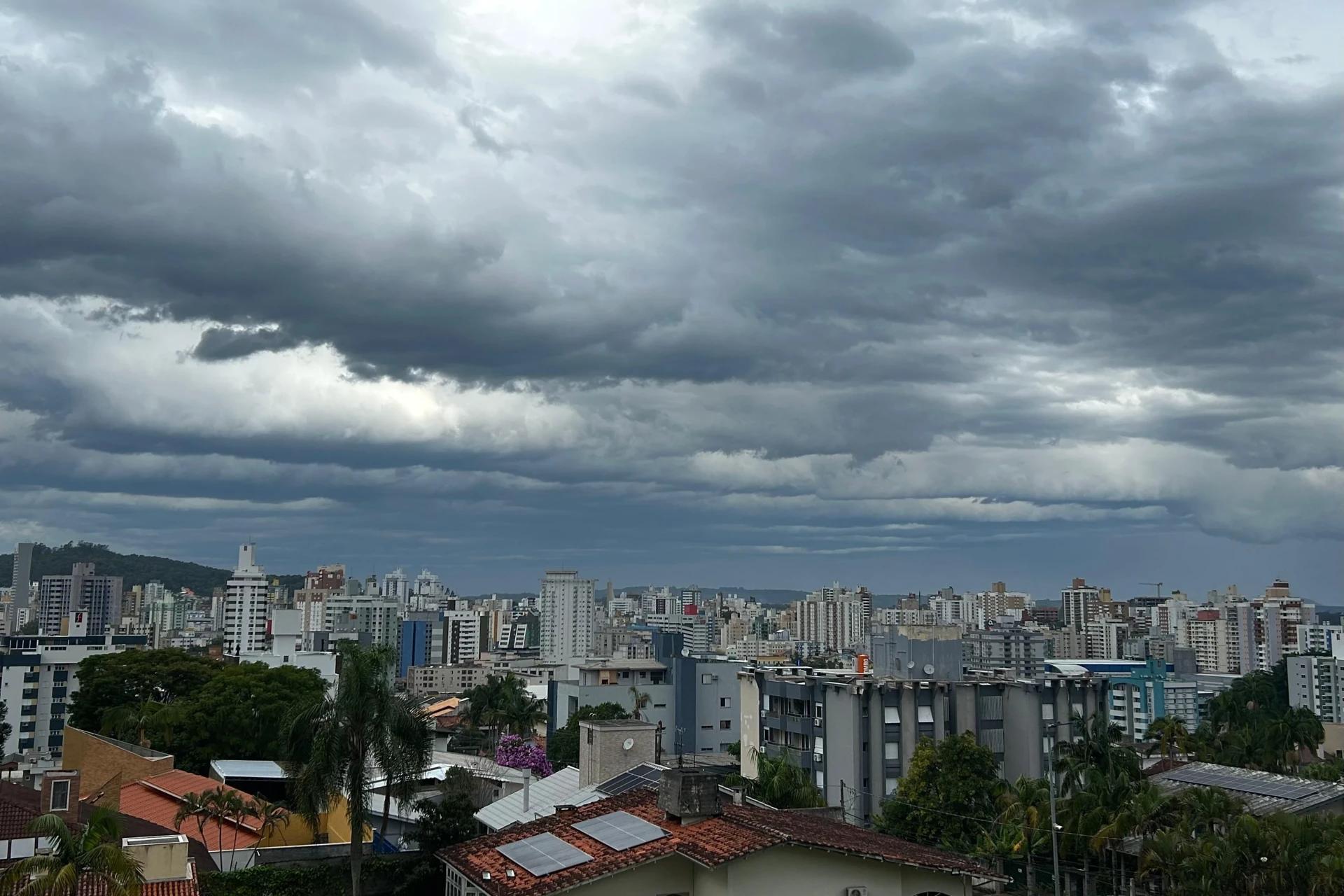 Último dia de setembro terá tempo nublado na região carbonífera