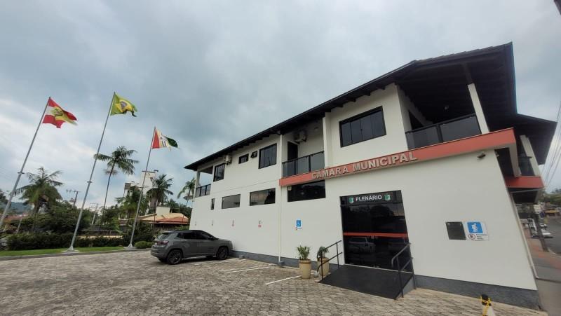 Câmara de Cocal do Sul abre concurso público com salários de até R$ 4 mil