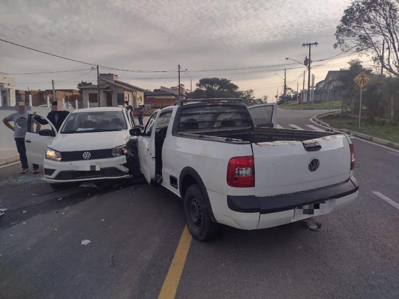 Motorista colide contra carro propositalmente e agride passageiro no bairro Ana Maria 