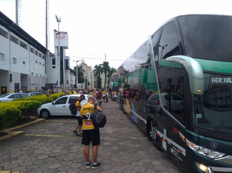 Ônibus do Criciúma será entregue na quinta-feira e primeira viagem terá Florianópolis como destino