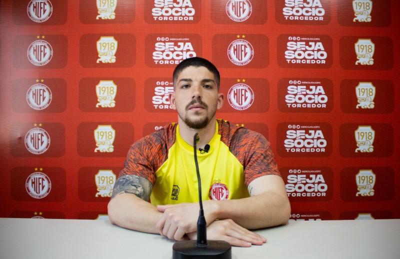 Matheus fala sobre bom momento da defesa do Leão do Sul, e analisa próximo adversário