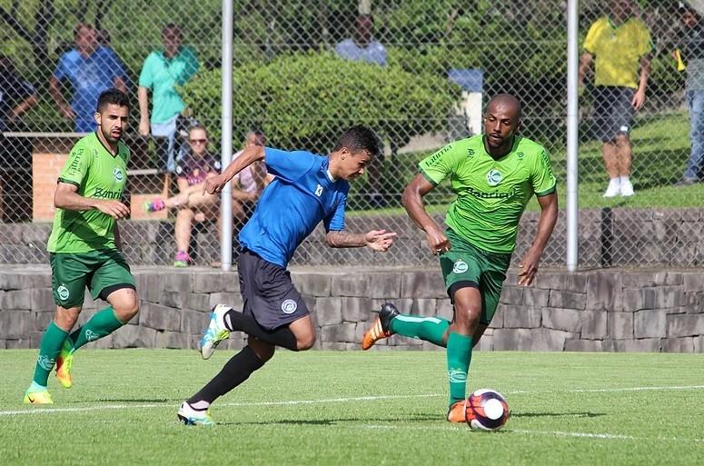 VÍDEO:  Em jogo-treino, Tubarão vence o Juventude