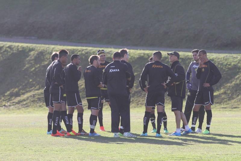 Tigre treina para encarrar o líder do campeonato