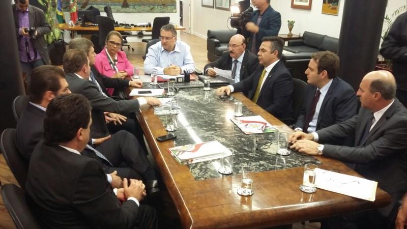 Colombo garante ações para segurança e infraestrutura 