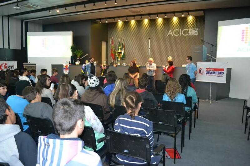 Projeto Escolas na Acic recebe mais de 150 estudantes de Criciúma