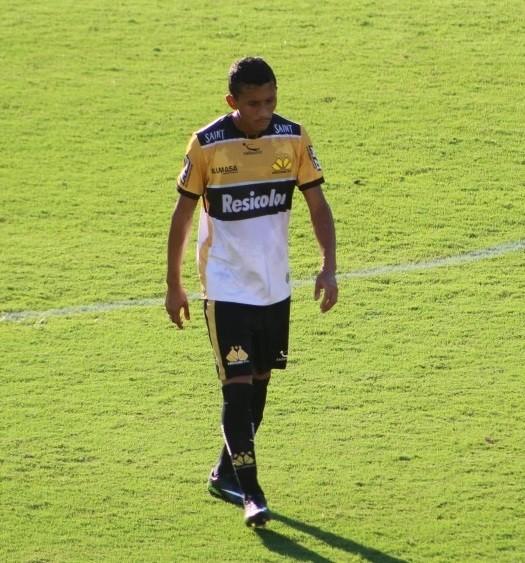 Atacante Andrew sofre lesão no joelho direito e desfalca Criciúma 