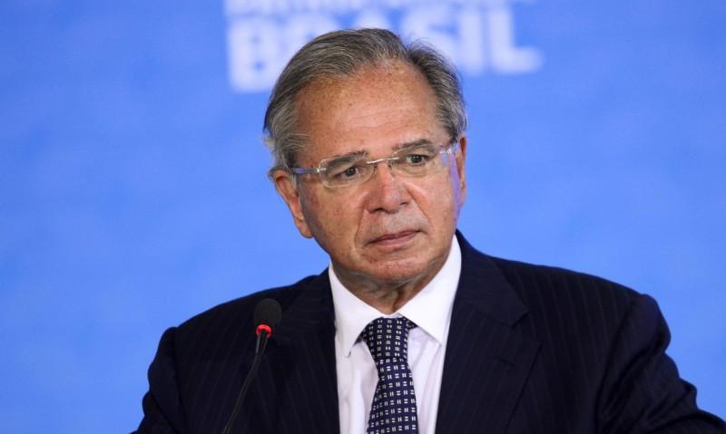 Brasil está oficialmente saindo da recessão, afirma ministro