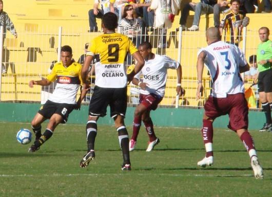 No sufoco, a vitória do líder Tigre