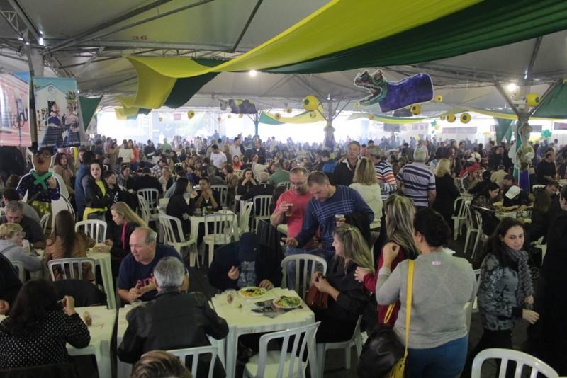 Expectativa de mais de 30 mil pessoas na 21ª Festa da Tainha