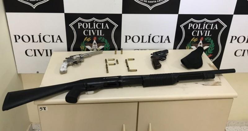 Armas recuperadas no Balneário Rincão