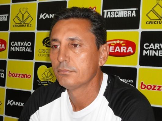 “Tudo que a gente combinou acabou em três minutos”, lamenta Comelli