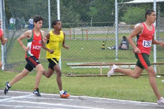Atletismo encerra fase municipal dos Jesc em Criciúma