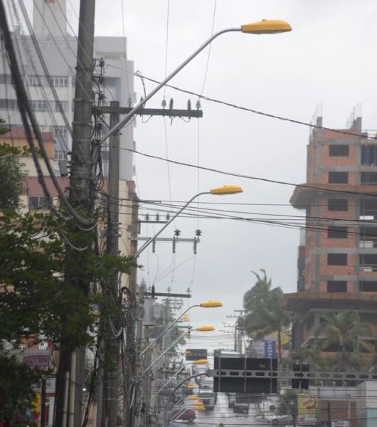 Nova iluminação é instalada na rua Joaquim Nabuco