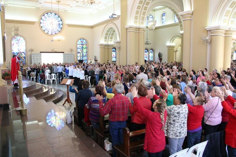 Cerco de Jericó atrai milhares de fiéis a cada dia