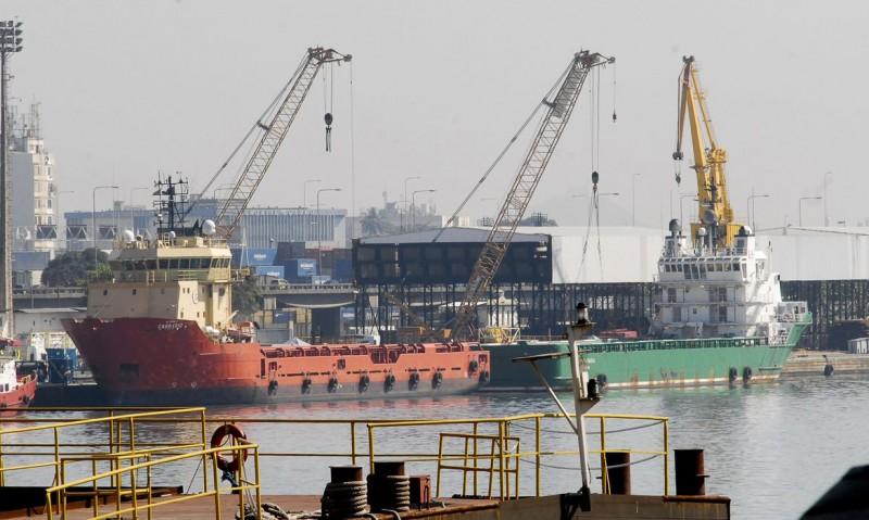 PIB recua 6,1% no trimestre encerrado em abril, diz FGV