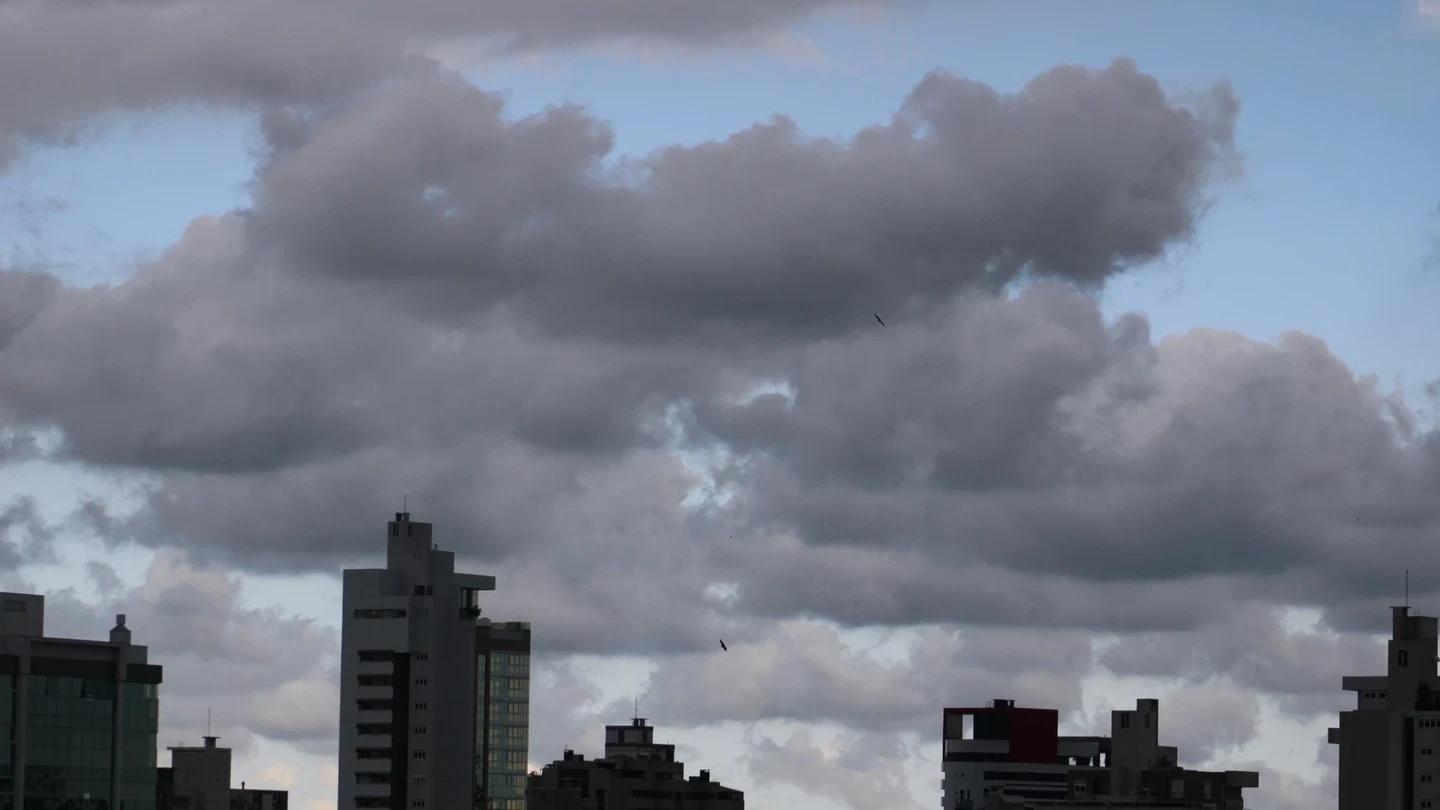 Defesa Civil alerta para final de semana de temporais em Santa Catarina