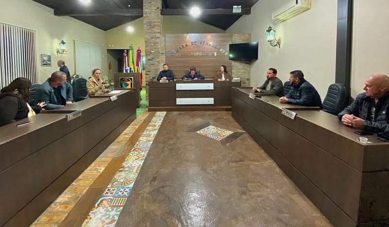 Vereadores de Siderópolis aprovam reajuste salarial dos servidores municipais em 18%