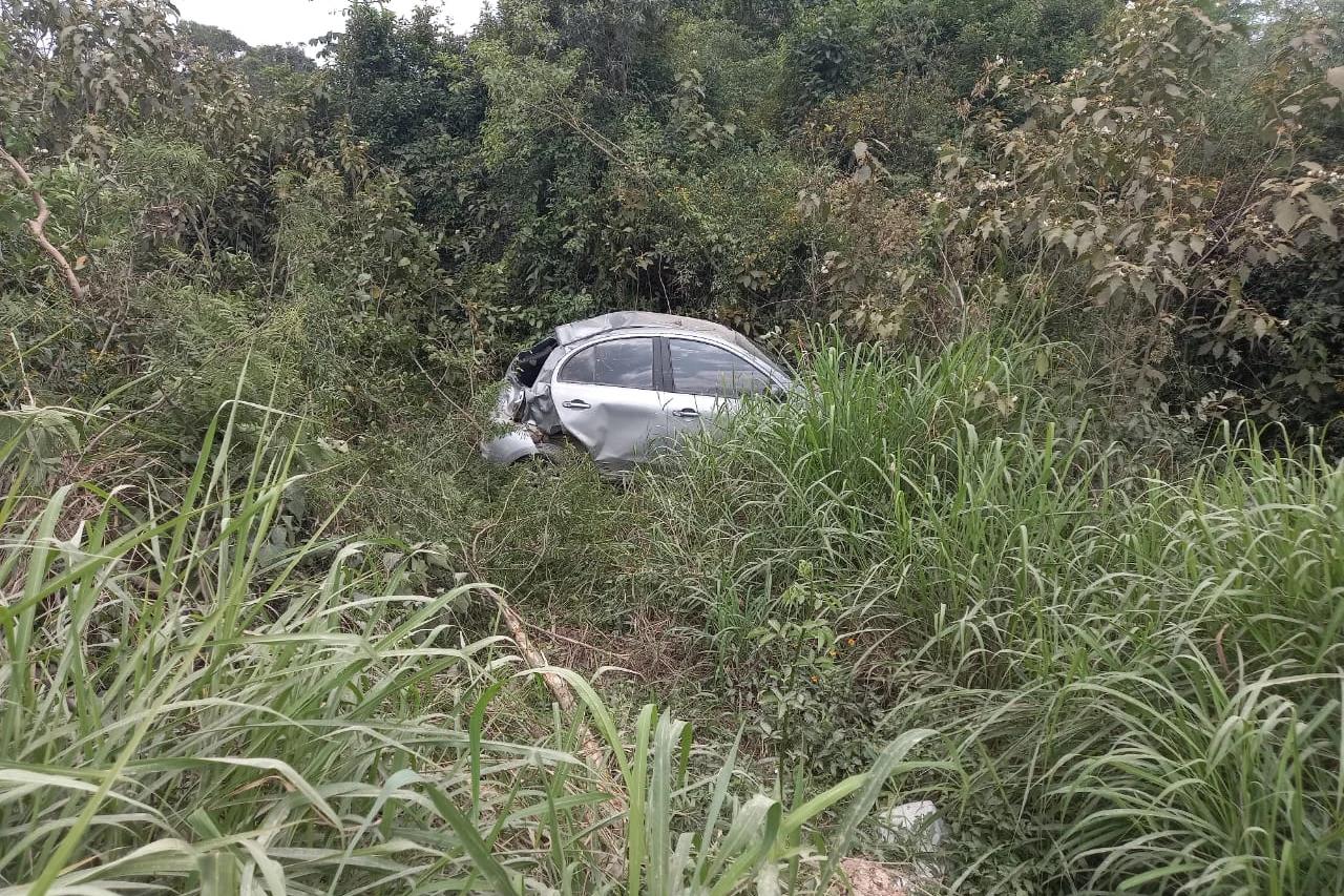 Motorista fica ferida após capotamento de veículo em Morro da Fumaça