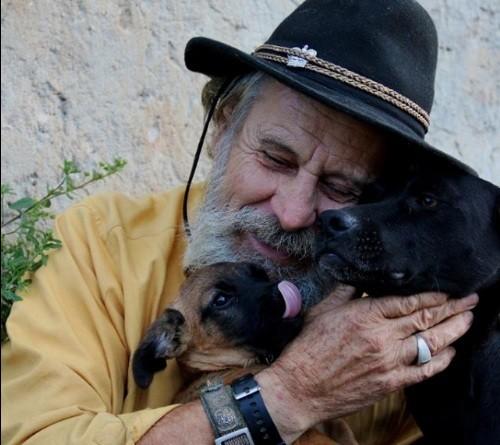Bazar arrecadará recursos para o seu João dos Cachorros