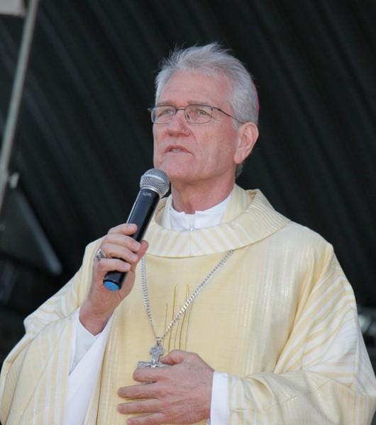 Católicos de Araranguá celebram Corpus Christi na presença do secretário geral da CNBB
