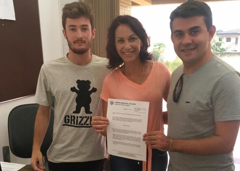 Vereadora apresenta moção apoiando a Deputada Ana Paula da Silva