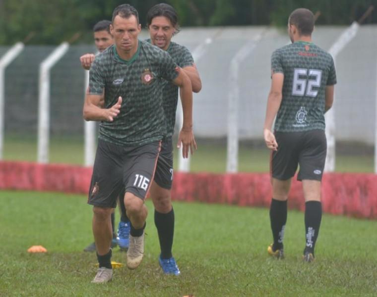 Com reforços e dois jogos-treinos na agenda, Próspera acelera preparação para o Catarinense