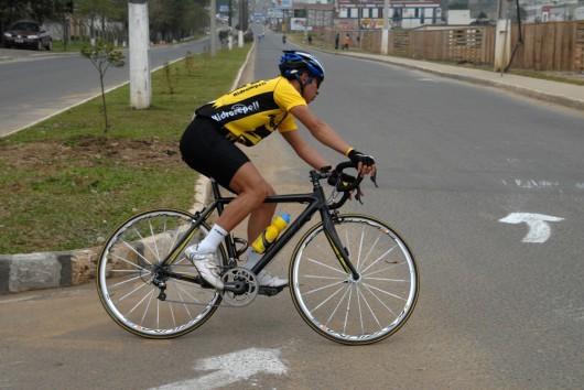 Ciclismo de mãos vazias no contra-relógio