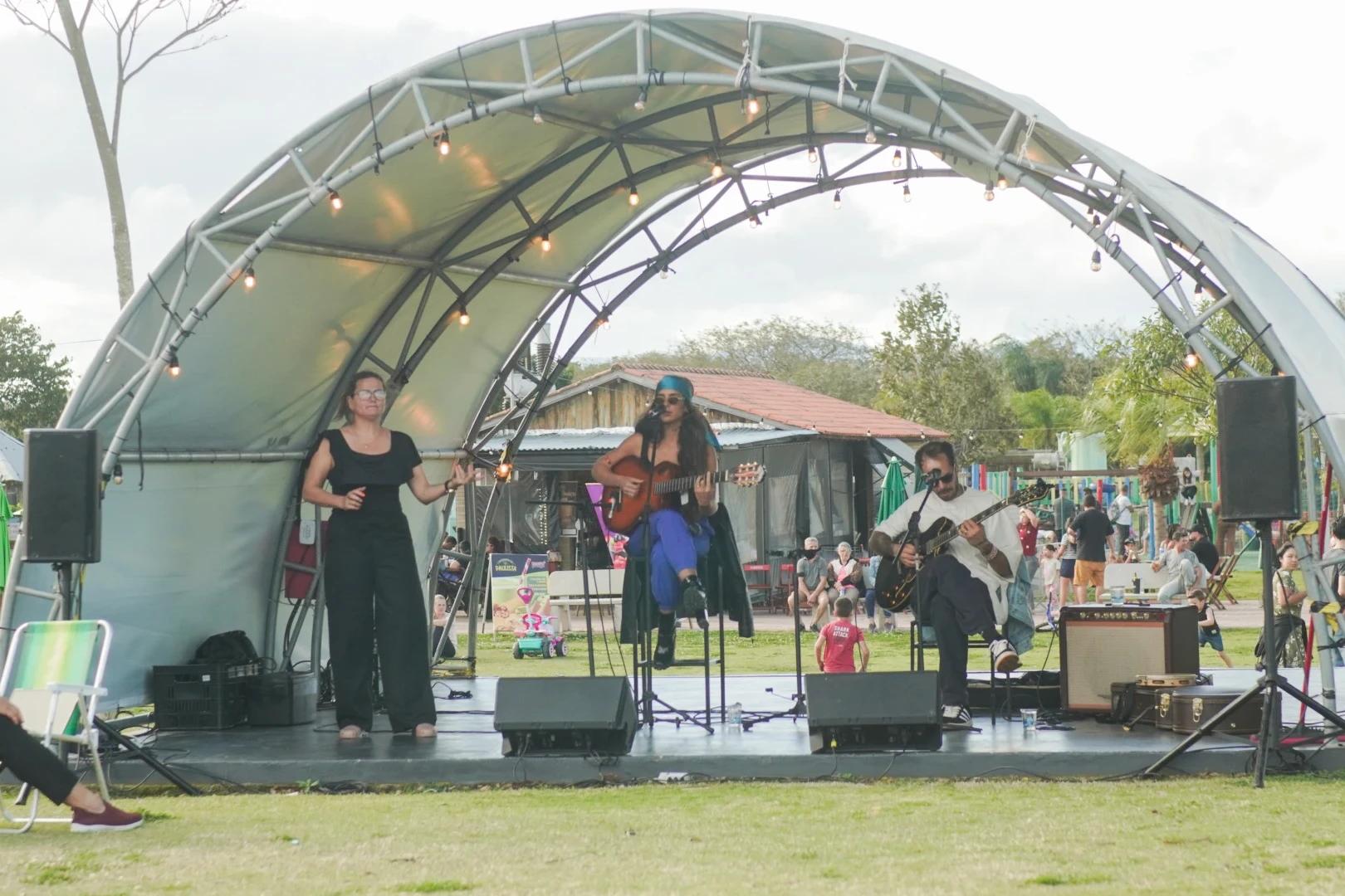 Atração musical gratuita anima o domingo no Parque Diamante