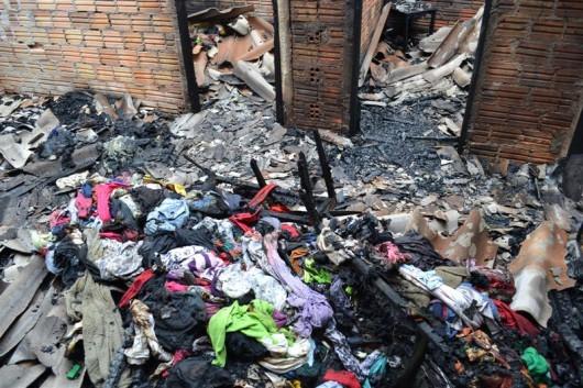 Incêndio destrói casa no bairro Cristo Redentor 