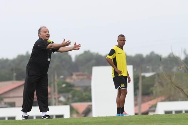 Toninho Cecílio encaminha time para encarar o São Paulo