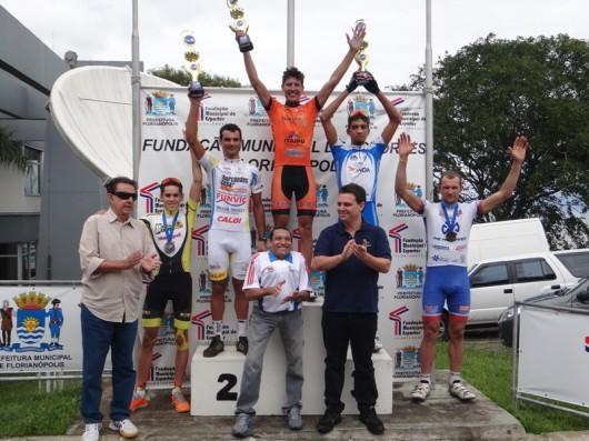 Ciclismo criciumense em três pódios na Subida do Morro da Cruz