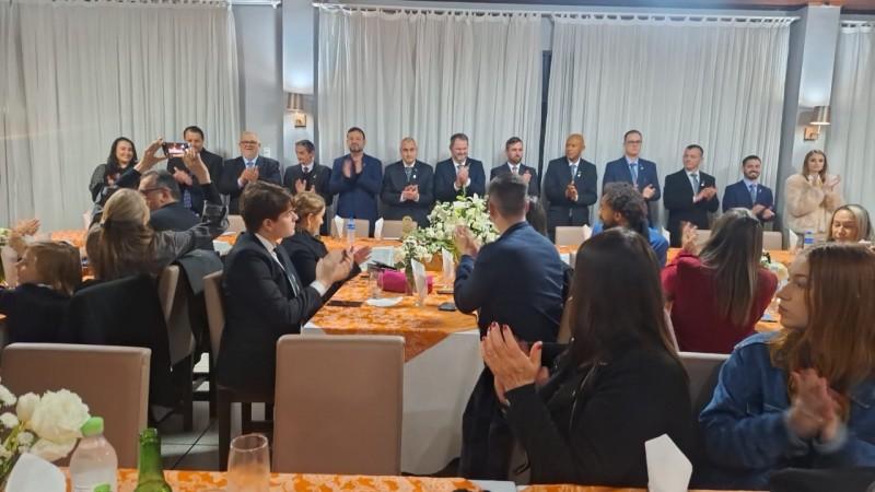 Novos dirigentes do Rotary de Criciúma e Região assumem em reunião festiva