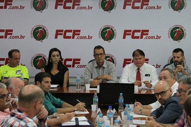 Clubes articulam volta da cerveja nos estádios
