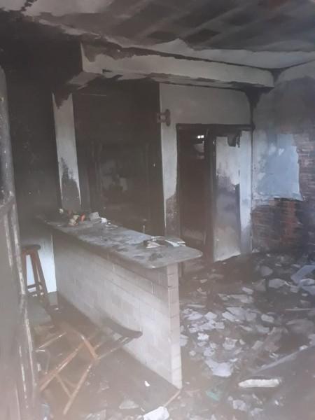 Incêndio em apartamento destrói móveis e mobiliza Bombeiros em Garopaba 