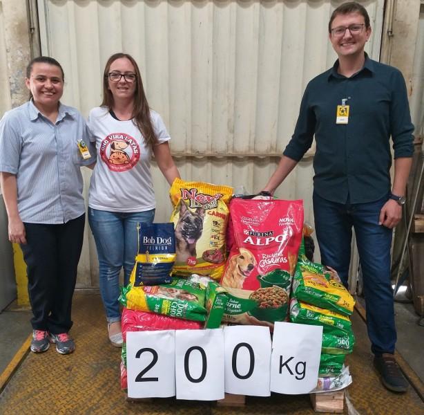 ONG protetora de animais de Criciúma  recebe doação de 200 quilos de ração
