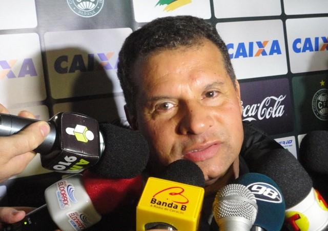  Celso Roth reconhece mérito do Tigre 