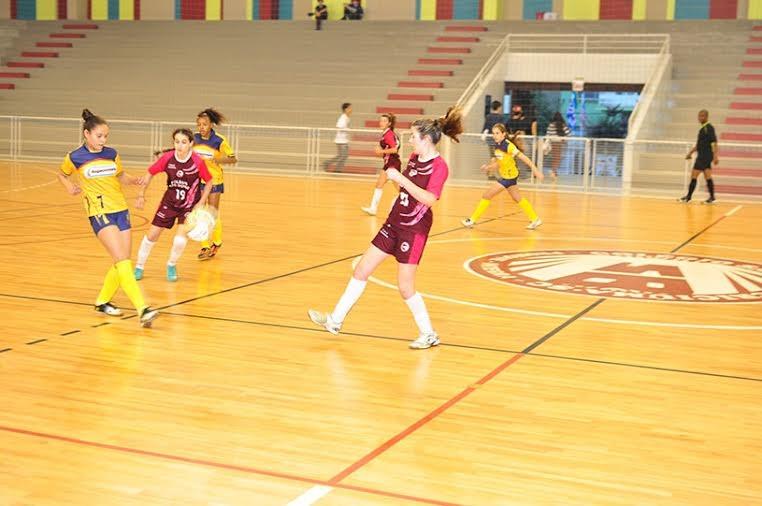 Futsal feminino: caminho para investir nos estudos