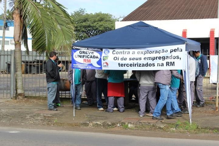 Funcionários da Oi entram em greve no Sul de Santa Catarina
