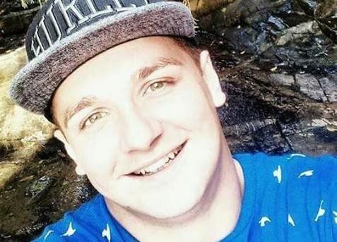 Família e amigos protestam, mas jovem continua desaparecido 