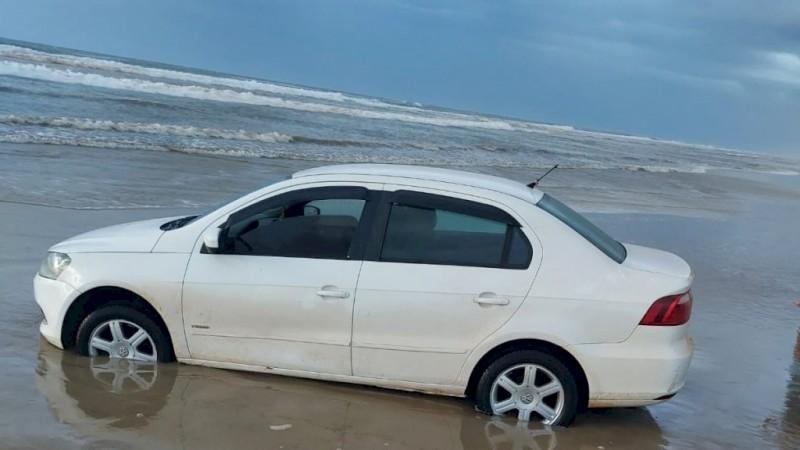 Em Torres, idosa de 74 anos é encontrada morta dentro de veículo de Criciúma