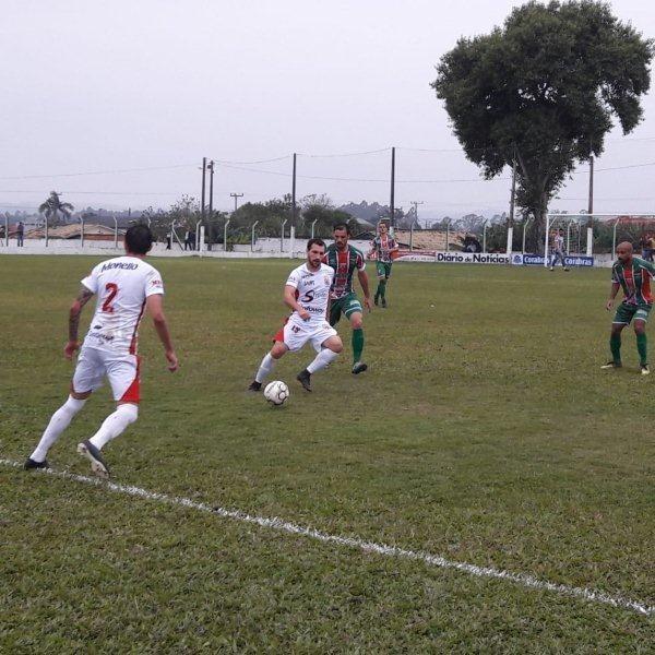 Vitórias de visitantes e um empate na Taça 'Carvão Mineral'
