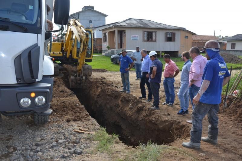 Quatro ruas começam a ser asfaltadas na Santa Luzia