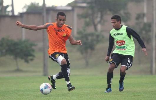 Com três atacantes, Tigre está pronto para encarar o Santos