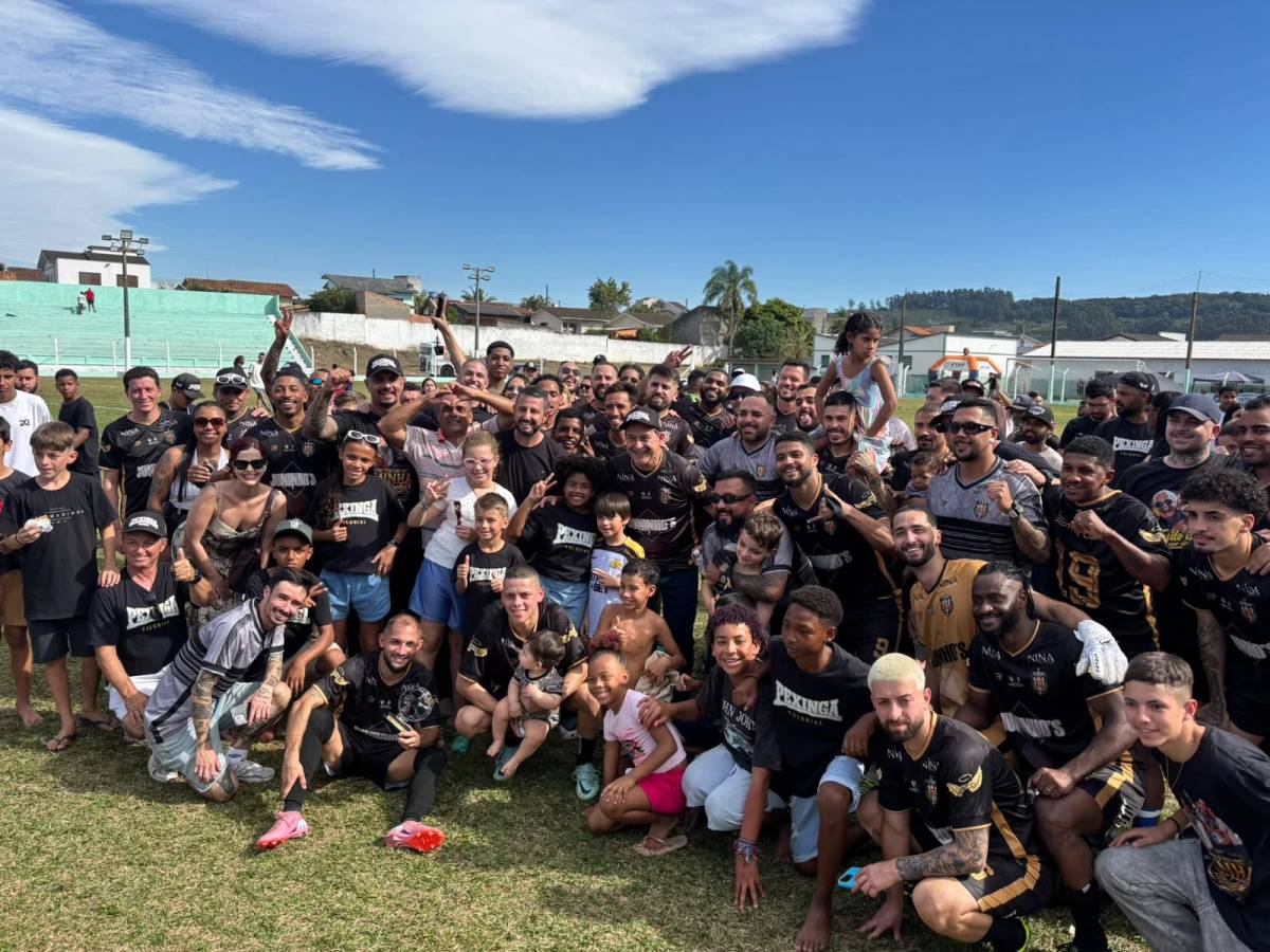 Com apoio da torcida, Amigos do Pexinga se consagra campeão do Campeonato Municipal de Criciúma; veja os gols — foto 3
