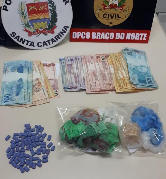 Traficante é preso, após investigação da Polícia Civil; crack, maconha e ecstasy foram apreendidos 