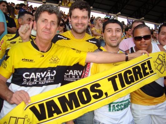 Torcida apoiou, lotou o estádio e perdeu a paciência