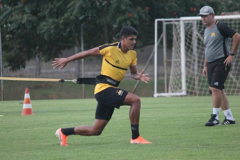 Início de semana com treino em dois períodos para o Tigre
