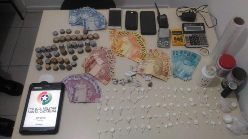 Casal é preso em Laguna por envolvimento com o tráfico de drogas